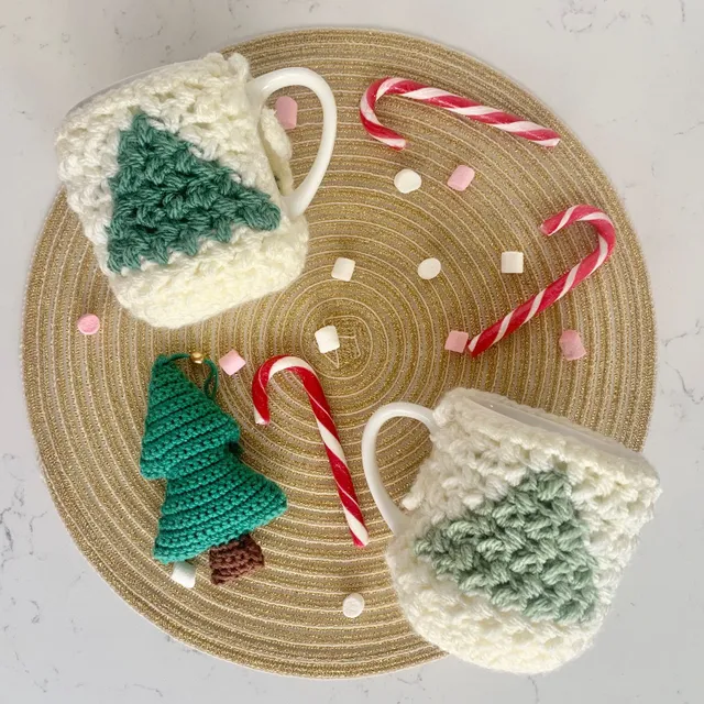 Crochet Christmas Tree Mug Cozy