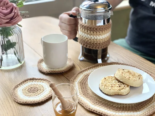 How to Crochet a Coaster For Beginners