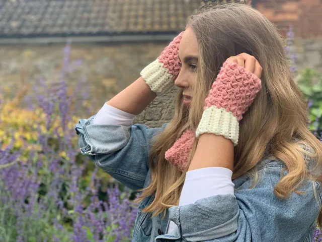 Free Crochet Pattern for Fingerless Gloves