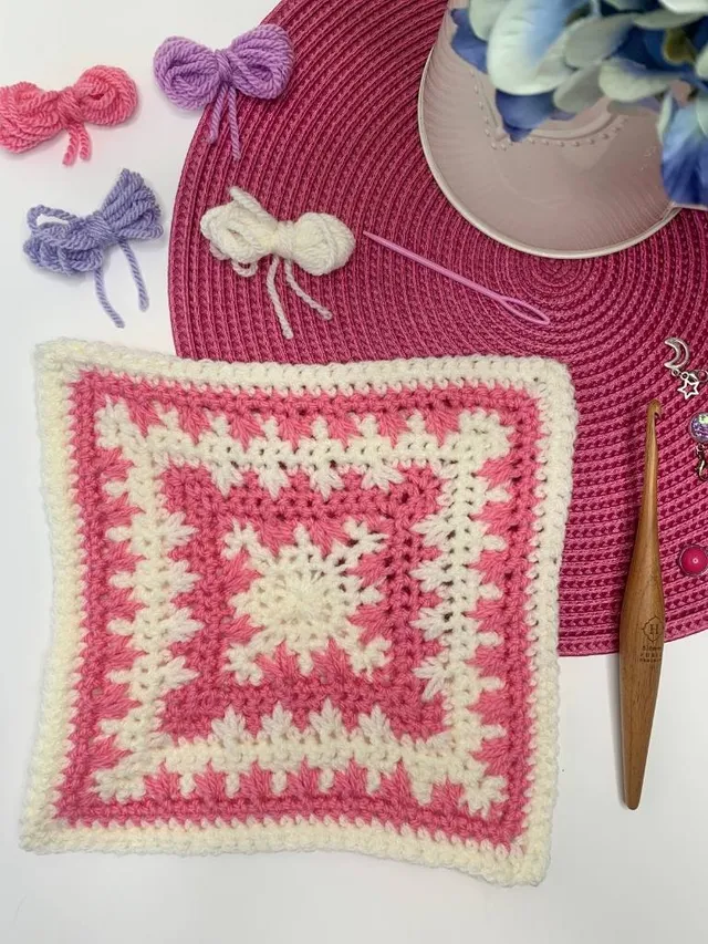 Snowflake Granny Square Pattern