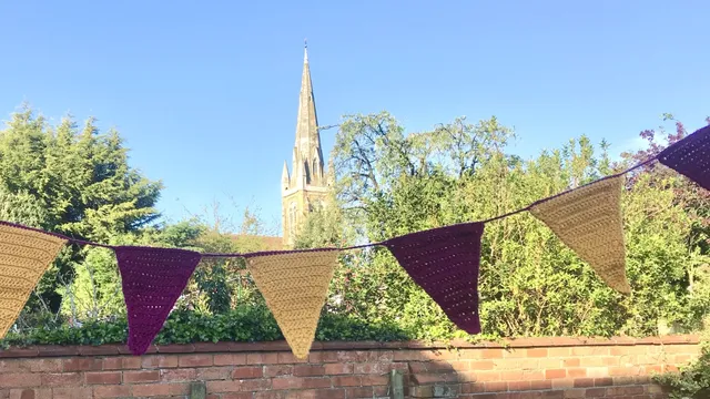 Easy Summer Crochet Bunting