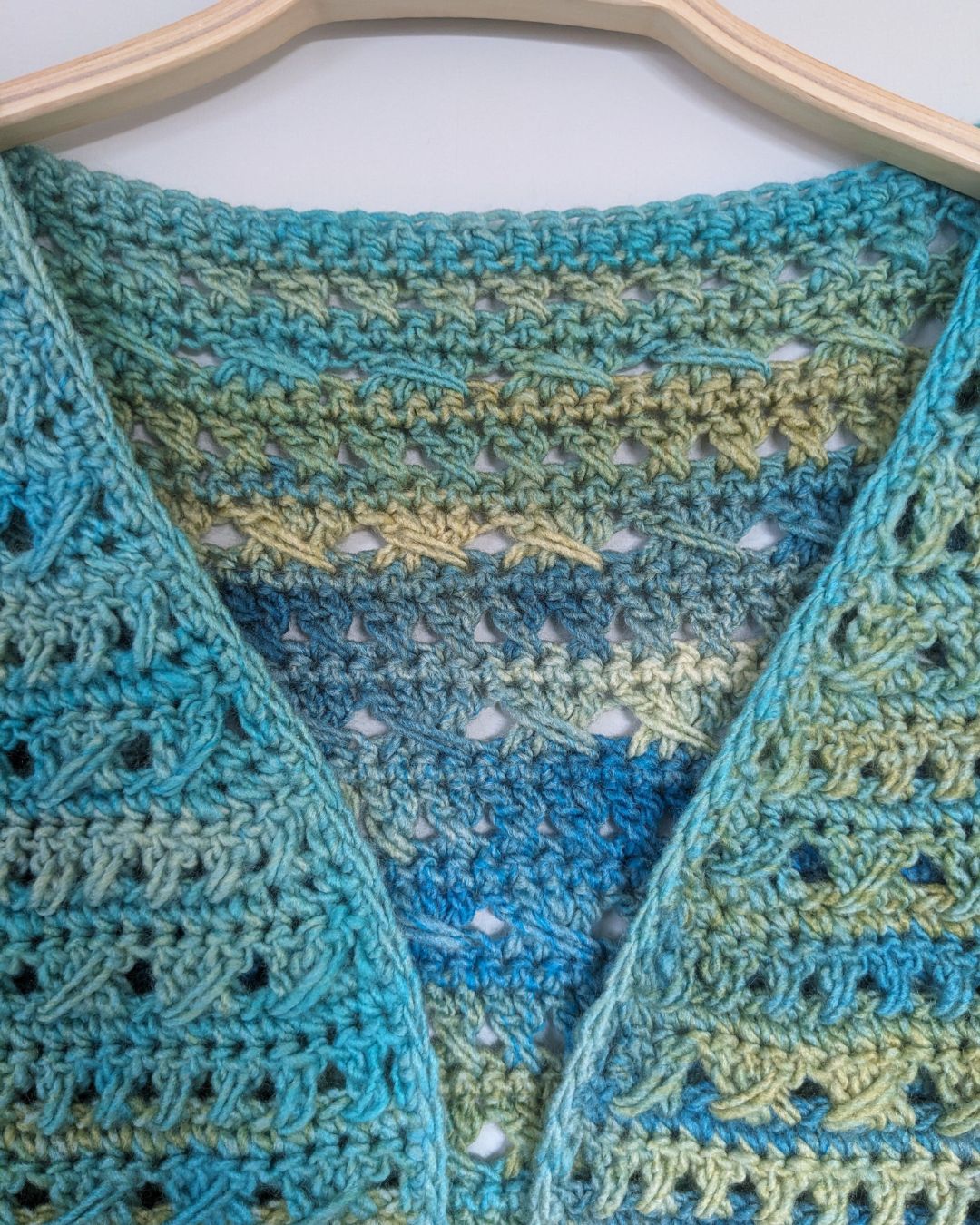 V-neck Crochet Cardigan pattern
