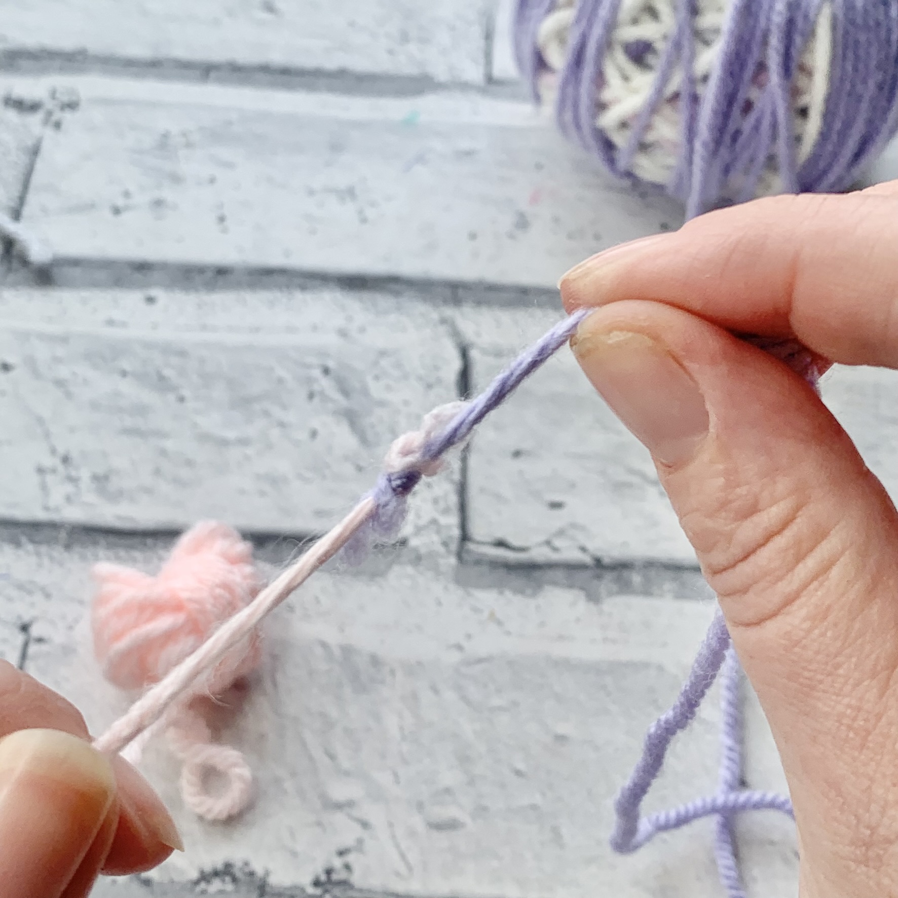 Quick-Easy-way-to-join-yarn-together-1.jpeg